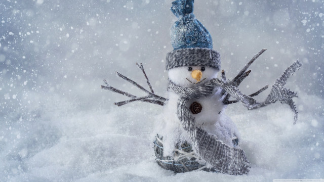 Snowman hat scarf snow falling #2 free wallpaper - medium preview image