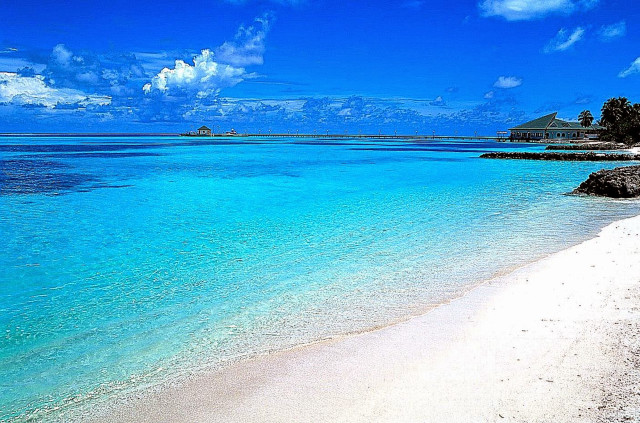 Cui bai beach clear water free wallpaper - medium preview image