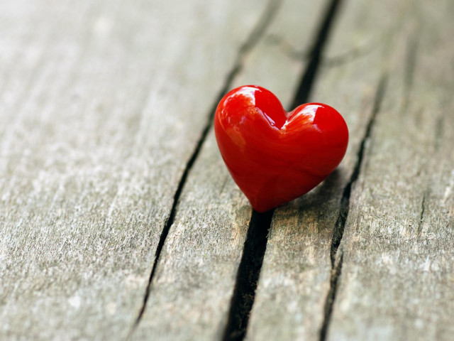 Red heart object wooden surface free wallpaper - medium preview image