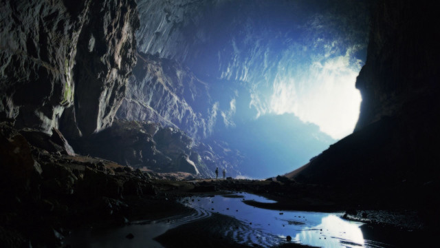 Cave pool water skylight person free wallpaper - medium preview image