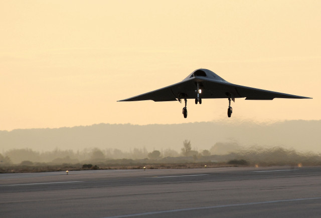 Jet taking off airport runway #2 free wallpaper - medium preview image