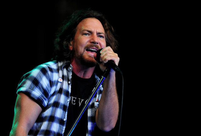 Man microphone plaid shirt singing free wallpaper - medium preview image