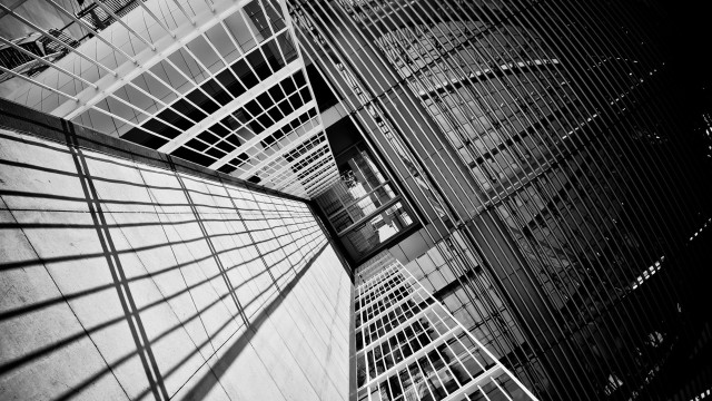Tall building skylight center window free wallpaper - medium preview image