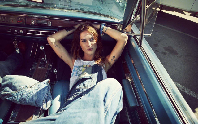 Woman back car feet floor free wallpaper - medium preview image