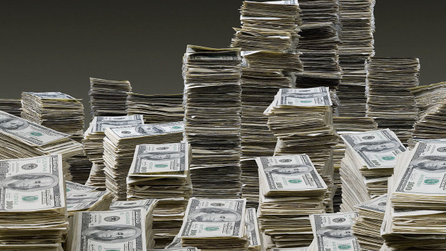 Money pile paper clock table free wallpaper - medium preview image