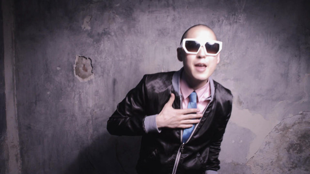 Man sunglasses jacket tie shoulder free wallpaper - medium preview image