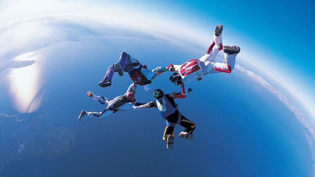 Floating people camera air feet free wallpaper - medium preview image