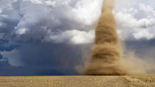 Dust plume wheat field storm free wallpaper - medium preview image