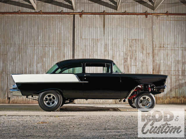 Black white car wooden wall free wallpaper - medium preview image