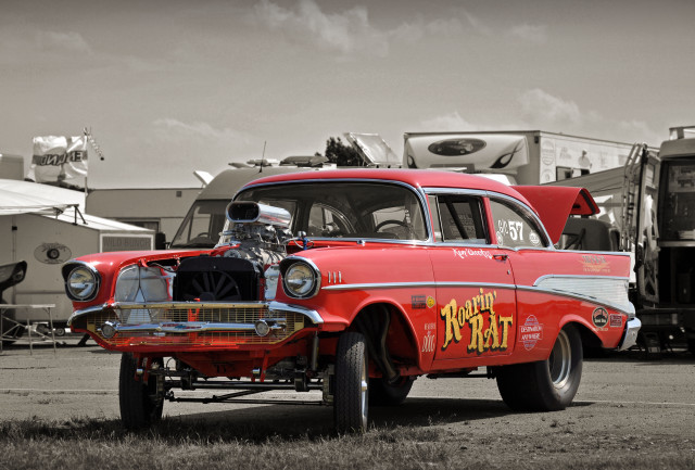 Red car large engine trailer free wallpaper - medium preview image
