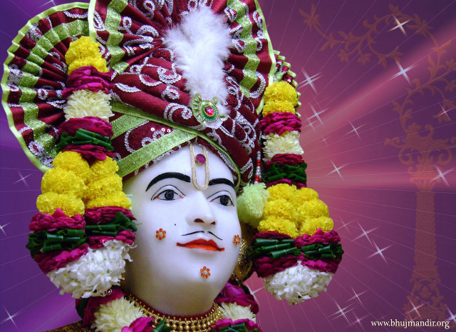 Statue colorful headdress feathered hat free wallpaper - medium preview image