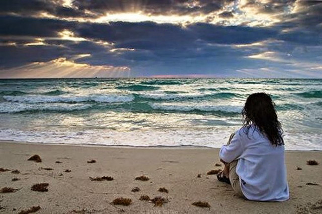 Beach person ocean clouds sunbeam free wallpaper - medium preview image