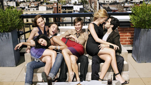 Group bench pizza drinks rooftop #2 free wallpaper - medium preview image