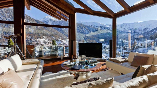 Living room mountain view cozy free wallpaper - medium preview image