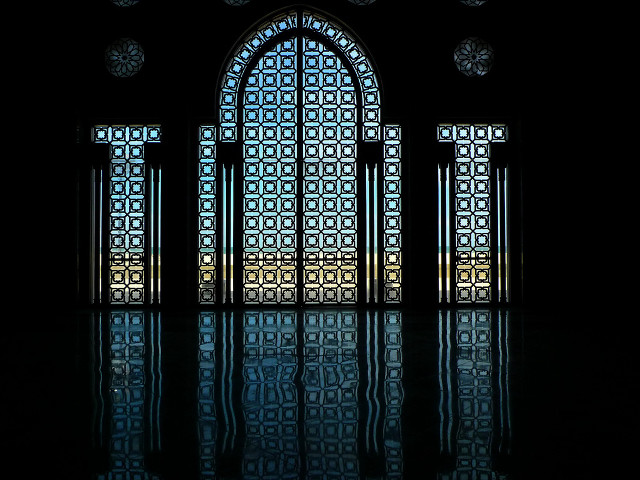 Large window reflection dark room free wallpaper - medium preview image