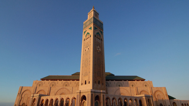 Tower clock tall building sky free wallpaper - medium preview image