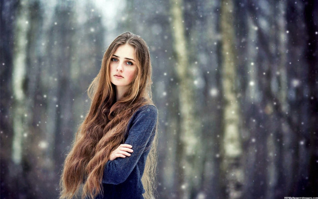 Woman snow fall aurora christmas free wallpaper - medium preview image