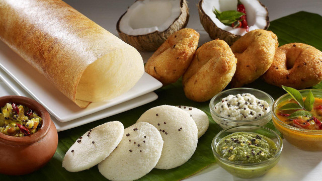 Plate variety foods banana leaf free wallpaper - medium preview image