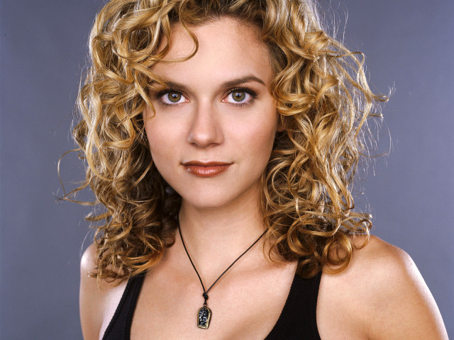 Woman curly hair necklace gray free wallpaper - medium preview image