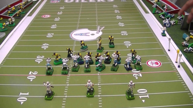 Toy figurines football field miniature free wallpaper - medium preview image