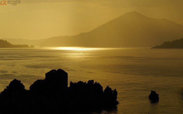Large body of water mountain #3 free wallpaper - medium preview image