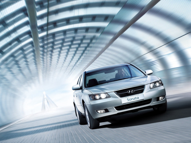 Silver car tunnel sky white free wallpaper - medium preview image