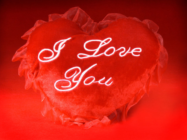 Heart shaped pillow i love #2 free wallpaper - medium preview image