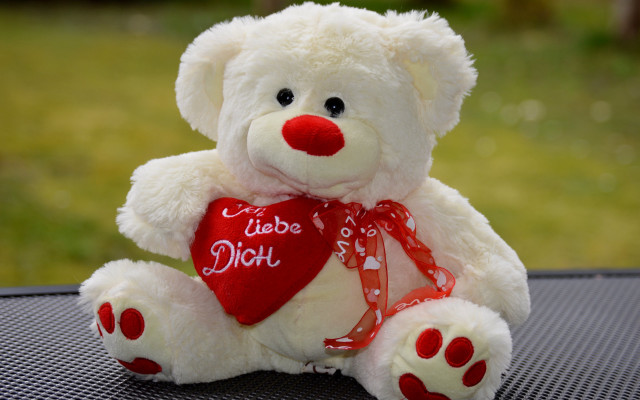 White teddy bear red heart free wallpaper - medium preview image