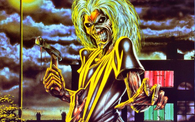 Creepy clown holding hammer knife free wallpaper - medium preview image