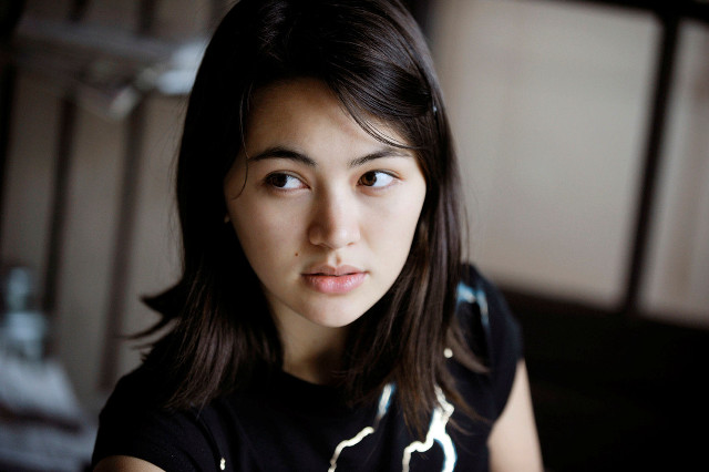 Woman blackwhite shirt japanese chenlu free wallpaper - medium preview image