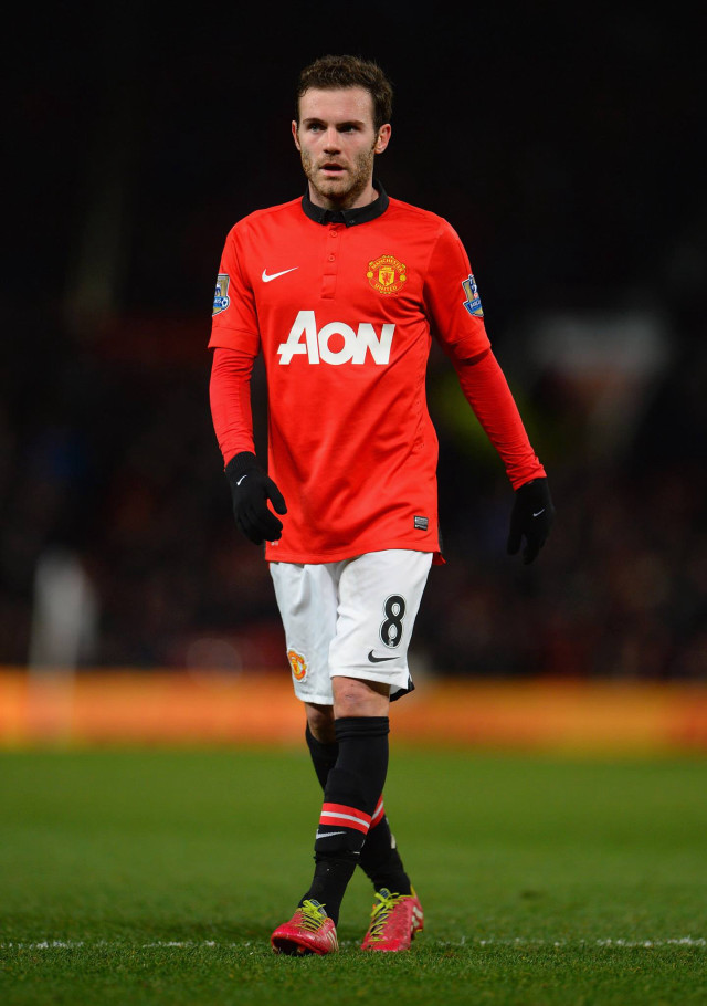 Man red shirt soccer ball #2 free wallpaper - medium preview image