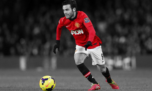 Man red shirt playing soccer #8 free wallpaper - medium preview image