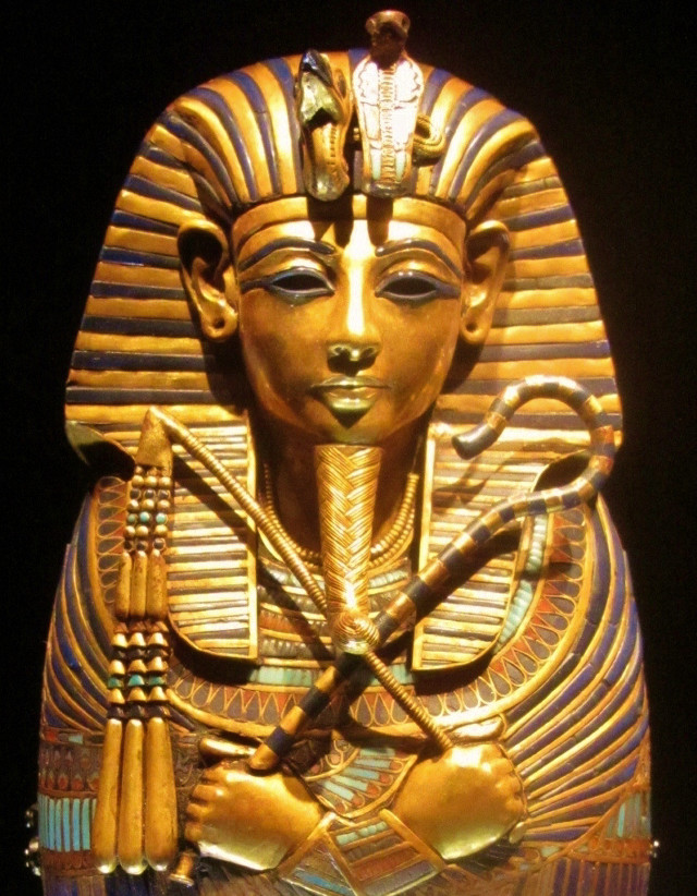 Egyptian pharaoh statue sword staff free wallpaper - medium preview image