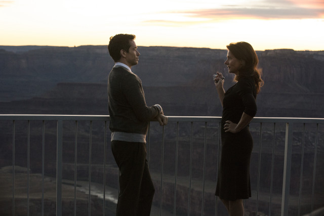 Man woman balcony valley mountains free wallpaper - medium preview image
