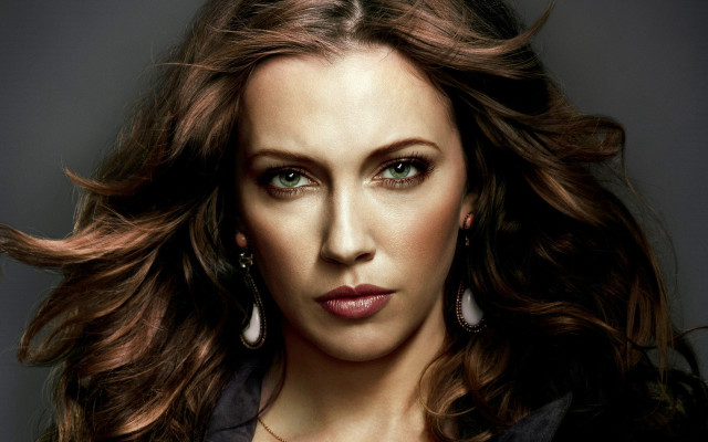 Woman long hair earrings head #2 free wallpaper - medium preview image