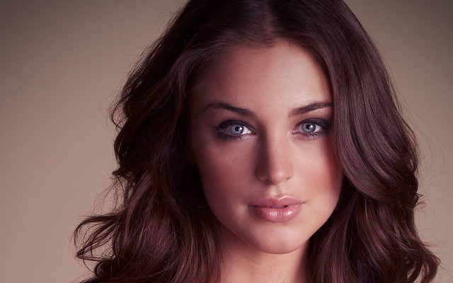 Woman blueeyes hyperrealistic portrait araceli free wallpaper - medium preview image
