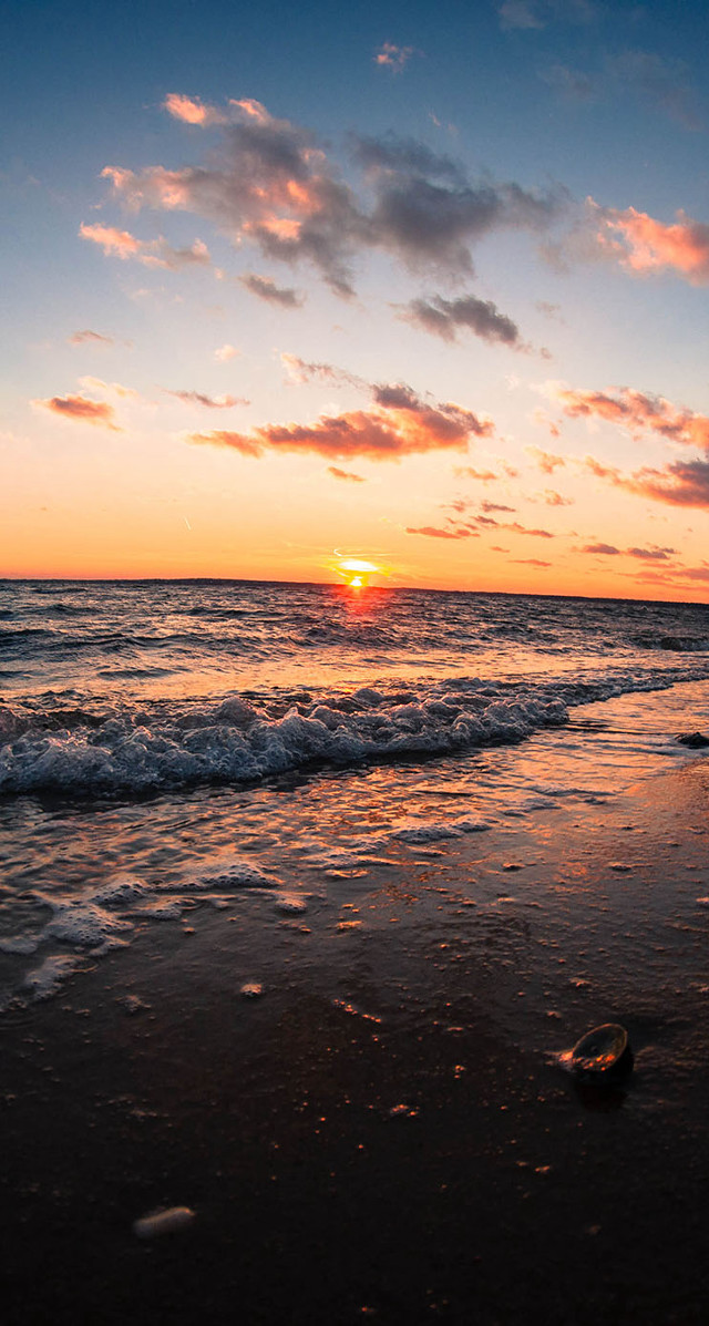 Sunset ocean surfboard foreground small free wallpaper - medium preview image