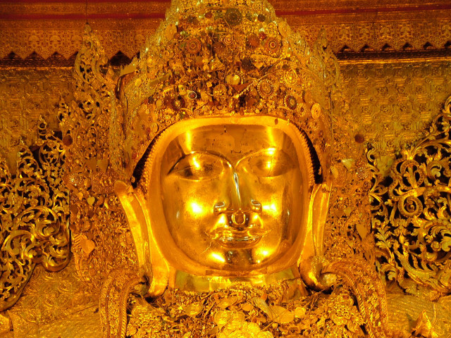 Golden buddha statue gold background free wallpaper - medium preview image