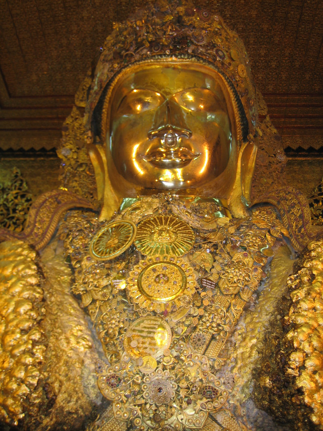 Golden buddha statue gold background #2 free wallpaper - medium preview image