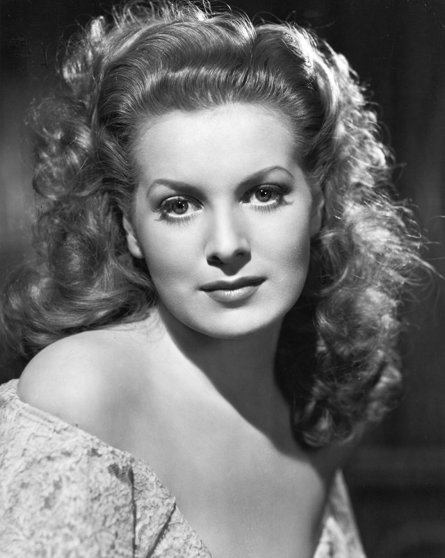 Doris blair portrait blackandwhite serious free wallpaper - medium preview image