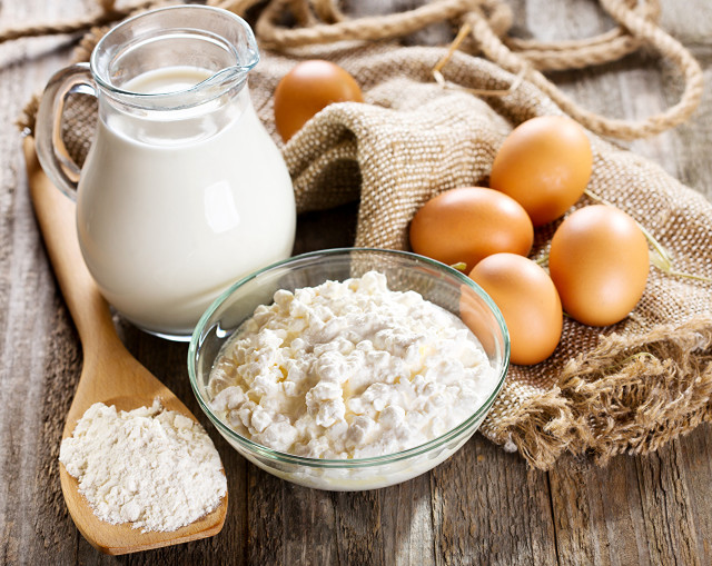 Wooden table eggs flour spoon free wallpaper for desktop - medium preview image