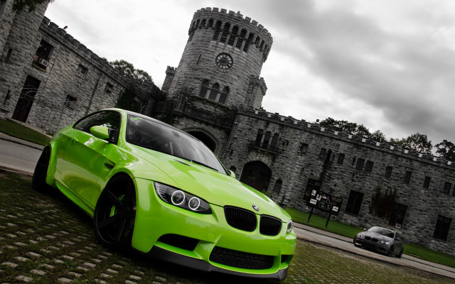 Green car castle clock tower free wallpaper - medium preview image