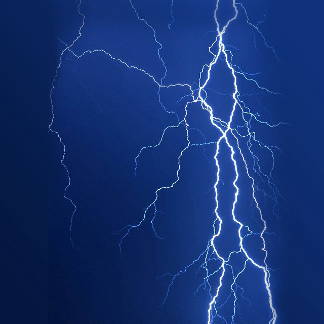 Lightning storm cityscape volumetric sky free wallpaper - medium preview image