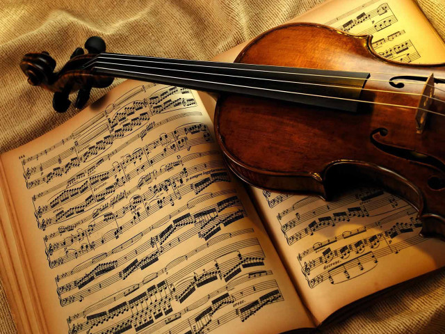 Violin sheet music bed book #2 free wallpaper - medium preview image