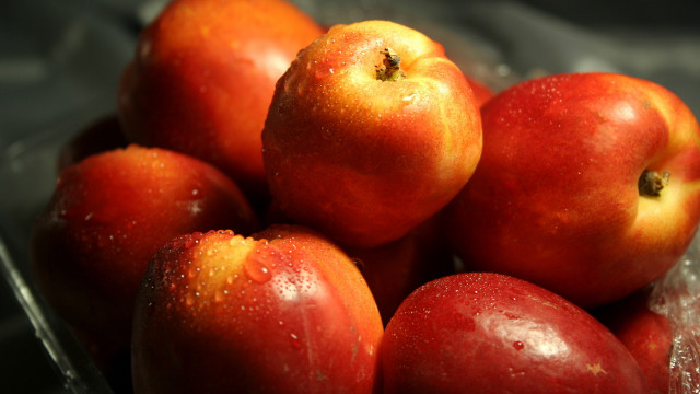 Red apples pile table cloth free wallpaper - medium preview image