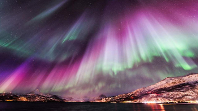 Aurora borealis mountain lake boat free wallpaper - medium preview image