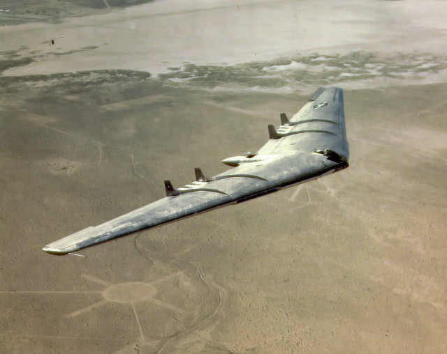 Plane desert sky clouds flying #2 free wallpaper - medium preview image