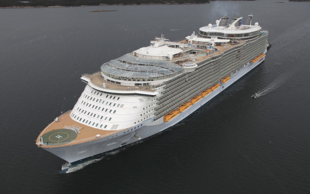 Cruise ship smoke water people free wallpaper - medium preview image