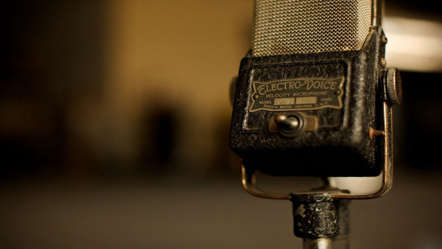 Microphone tiltshift studio phone fishnet free wallpaper - medium preview image