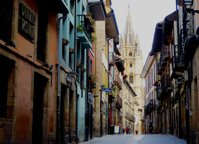 Narrow street church steeple people free wallpaper - medium preview image